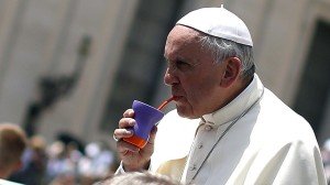 el-sumo-pontifice-tomando-mate